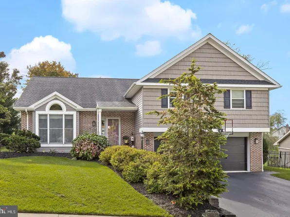 40 Steeple Ct, Reinholds, PA 17569