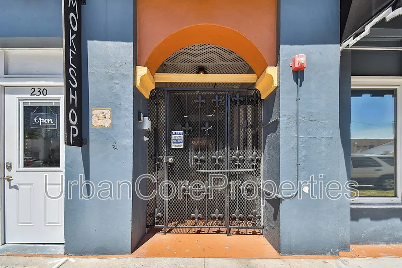 1 bed, 1.0 bath, 600 sqft, $1,495 — Photo 2