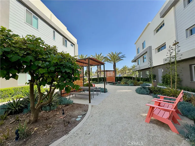 1868 S Westside Dr #28 — Photo 47