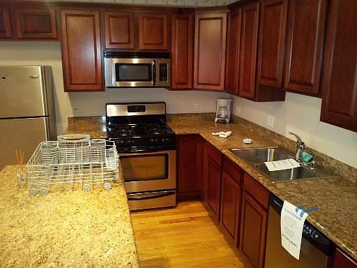 3rd image of 1415 E 62nd St APT 1E