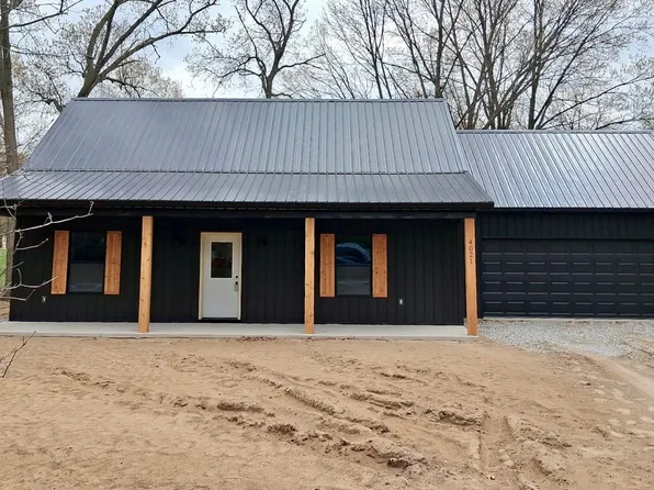 4021 E Porter St, Demotte, IN 46310