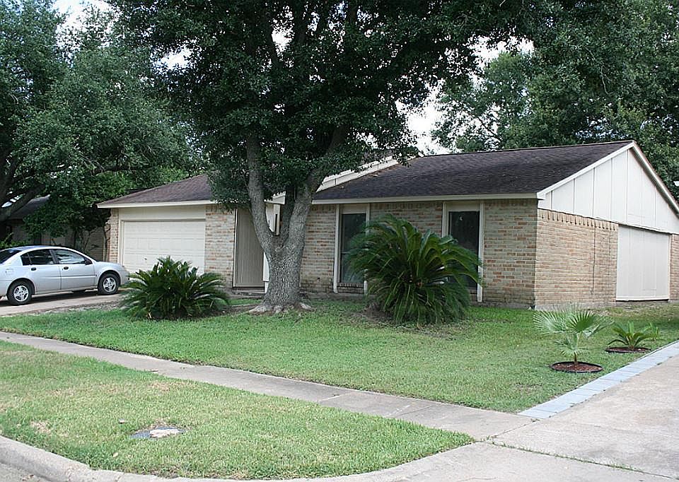 1st image of 17526 Autumn Hills Dr