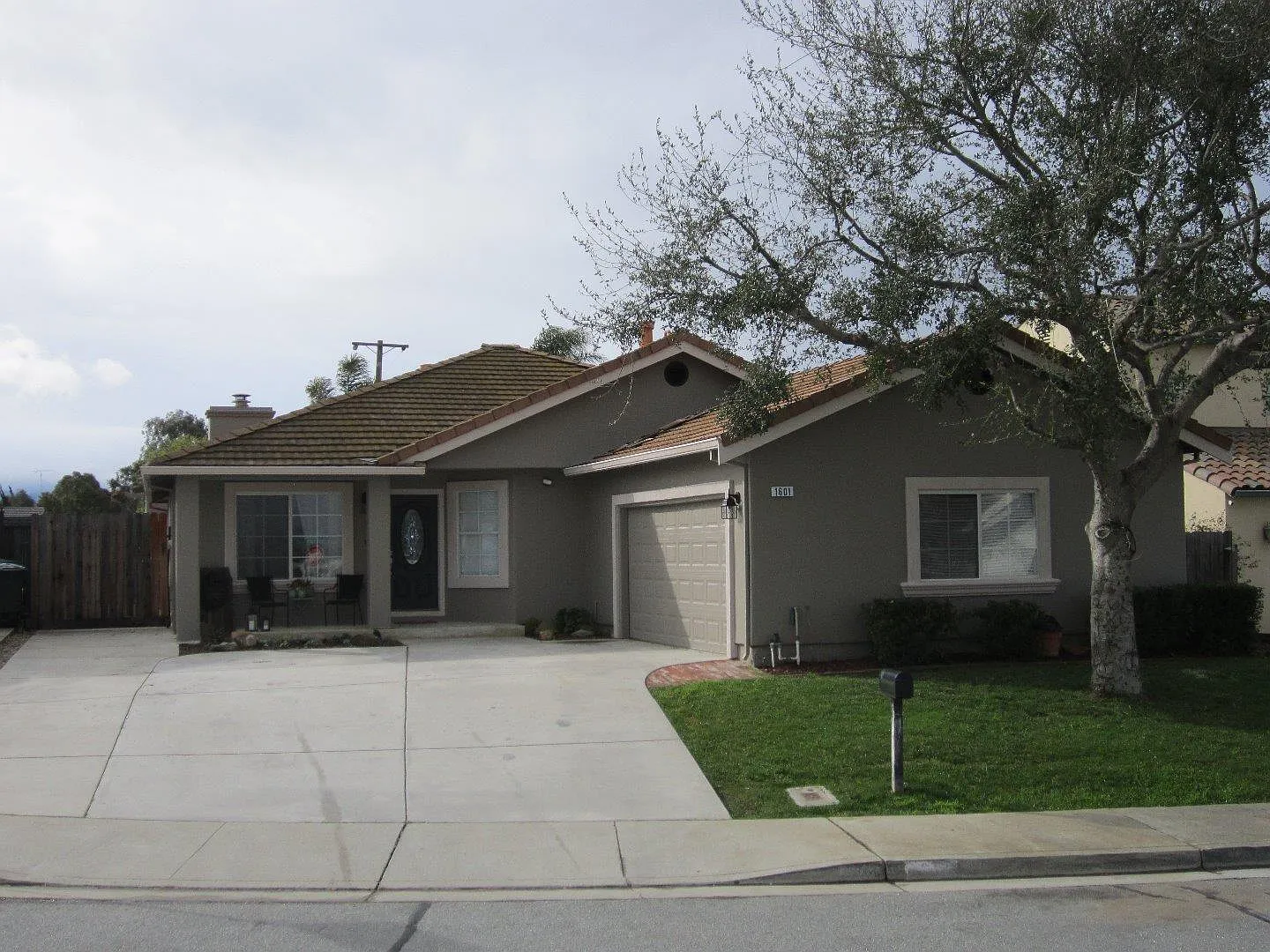 1601 Las Brisas Dr photo 1