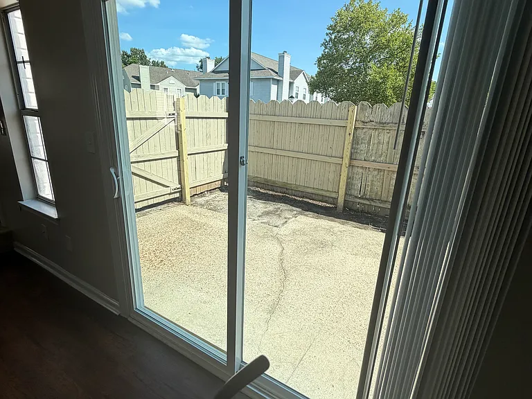 4422 Segovia Ct — Photo 18