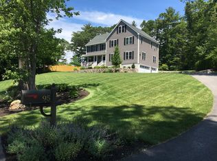 95 Oak Ridge Ter, Lynnfield, MA 01940