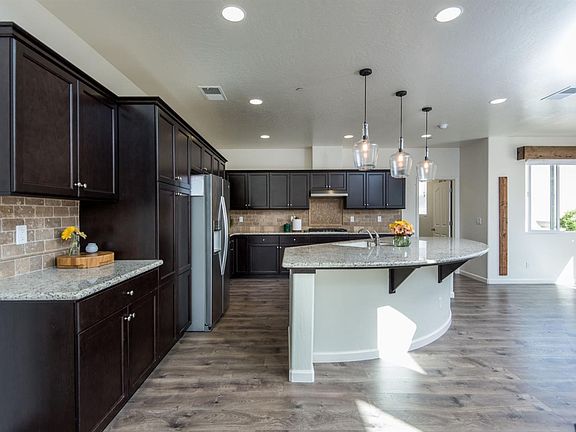 4th image of 2040 Jordan Ave