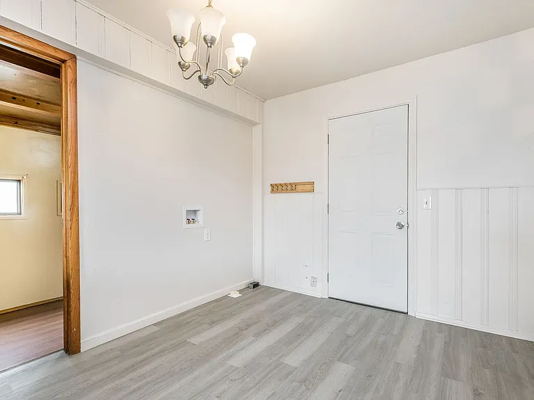 3609 S Travis St — Photo 4