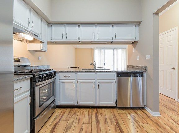5th image of 1431 Golfview Dr