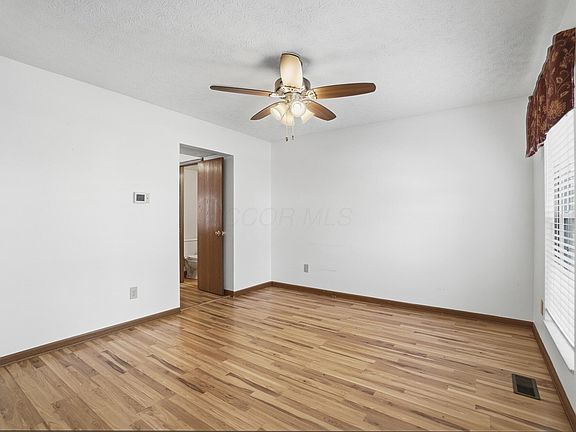 4th image of 233 Dogwood Dr