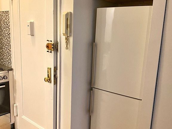 5th image of 1322 2nd Ave APT 3B