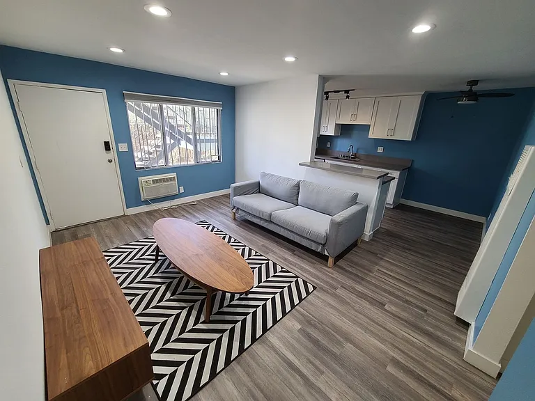 Renovated Units In Echo Park — Photo 11