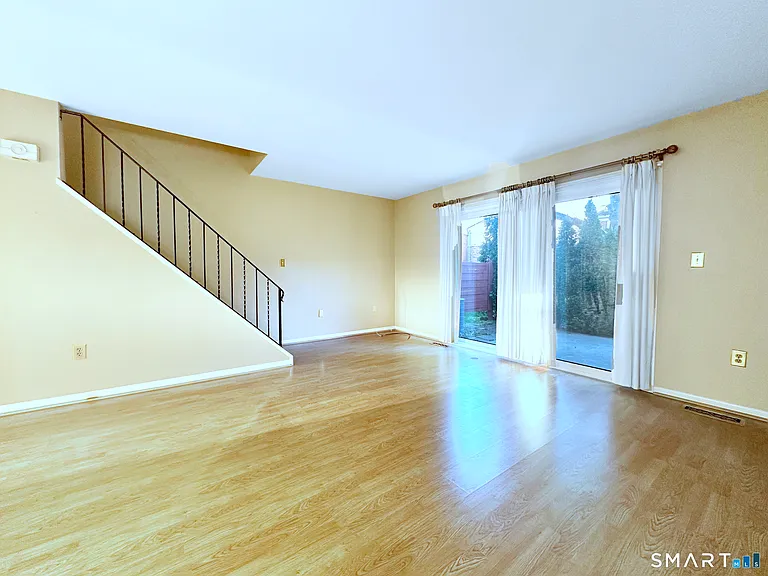 153 Penn Cmn #153 — Photo 10