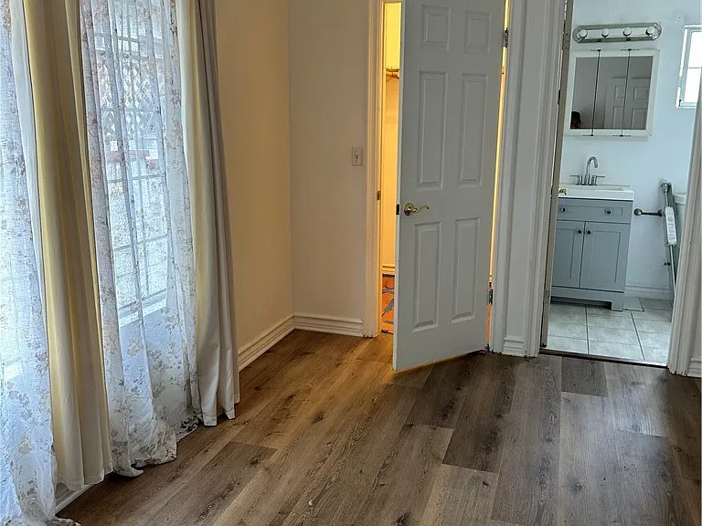 607 E Olive Ave — Photo 10