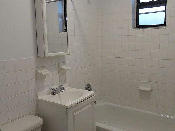 5th image of 4717 39th St APT 15B