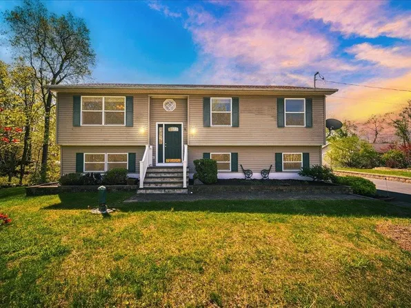 75 Booth Boulevard W, Wappingers Falls, NY 12590