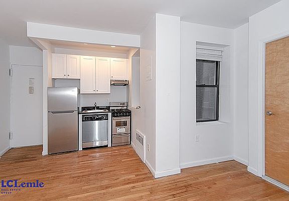4th image of 450-452 E 81st St #15