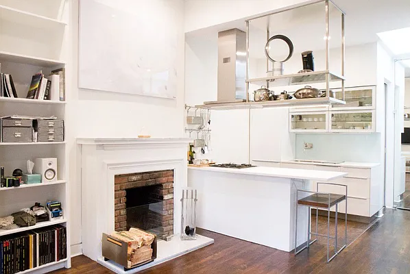 Sold by Lander Real Estate | media 12