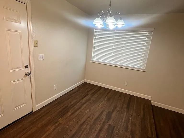 1905 Silvaire Dr — Photo 3
