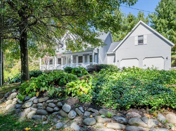 1441 Miners Rd, Saint Joseph, MI 49085