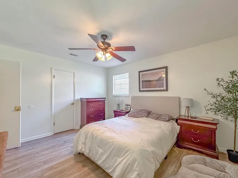 2034 Harriet Dr — Photo 14