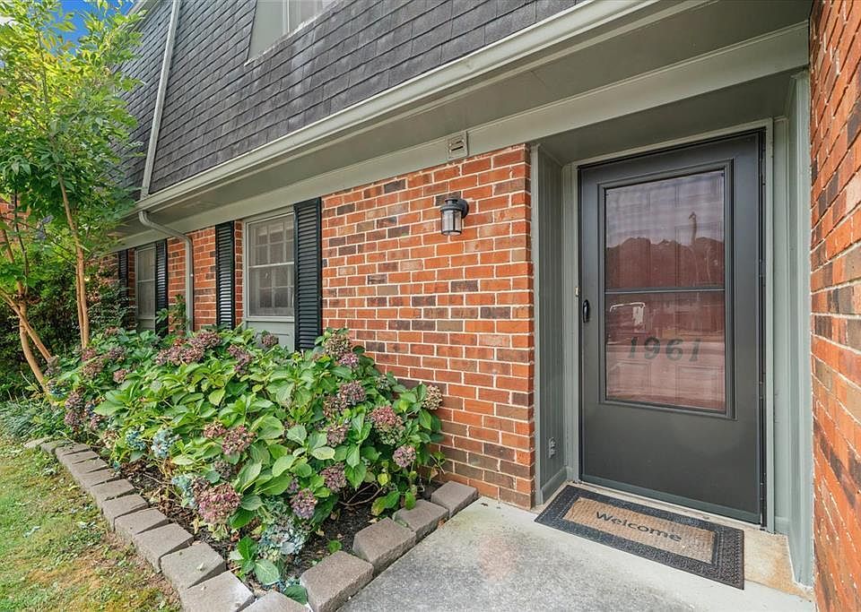 1st image of 1961 Meadowbrook Cir
