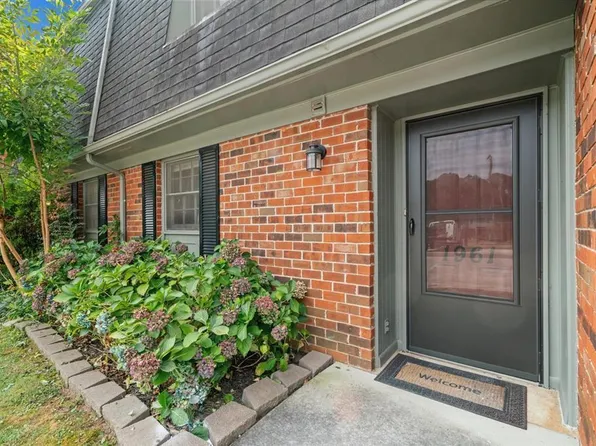 1961 Meadowbrook Cir, Dalton, GA 30720