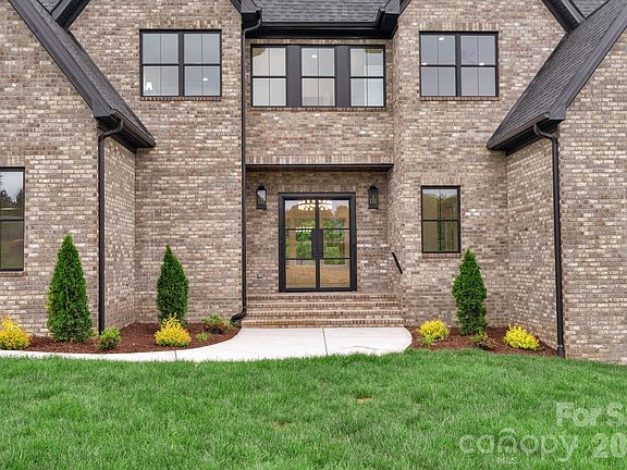 4th image of 7701 Willowdale Dr
