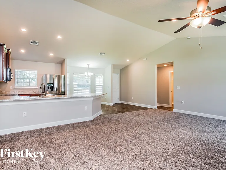 602 Bradley Way — Photo 4