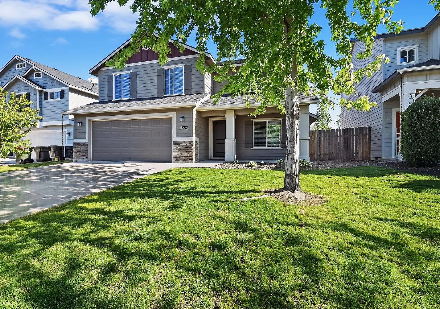 2662 W Jayton Dr — Photo 2