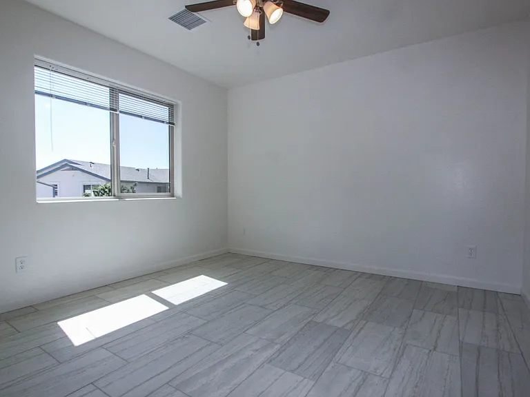 1251 N Barzona Ave — Photo 15