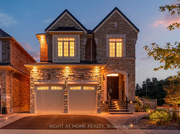 12 Labriola Ct, Whitby, ON L1R 0N1
