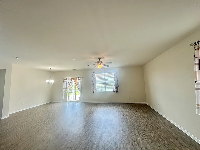 567 Hay Hill Ln — Photo 6