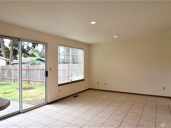 5th image of 4813 28th Ave SE