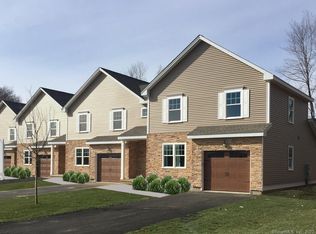 206 Old Village Cir UNIT 206, Windsor, CT 06095