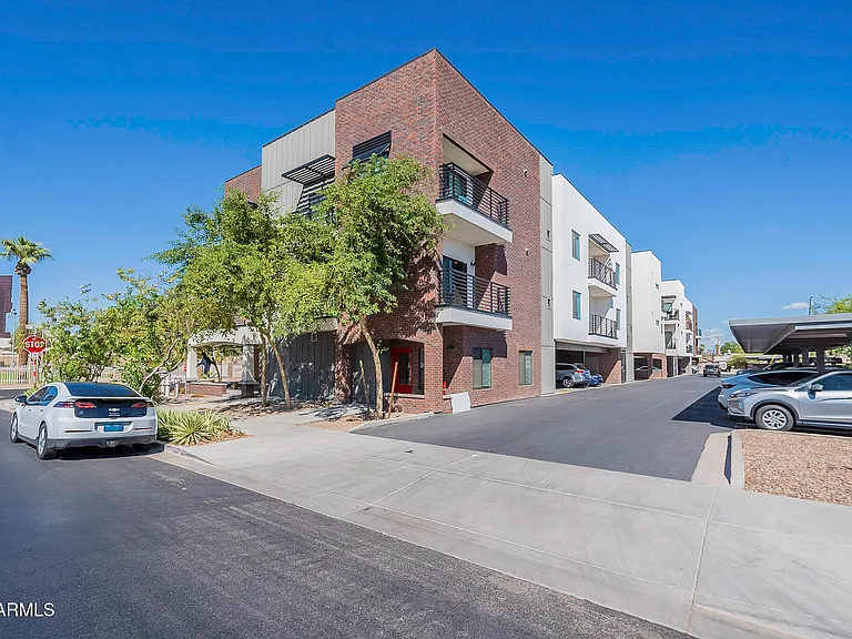 475 N 9th St #106 — Photo 5