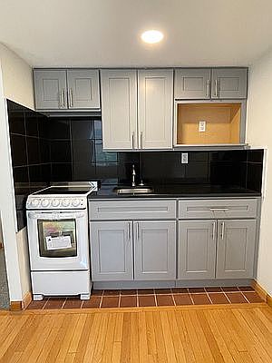 4th image of 643 Broadway #3B