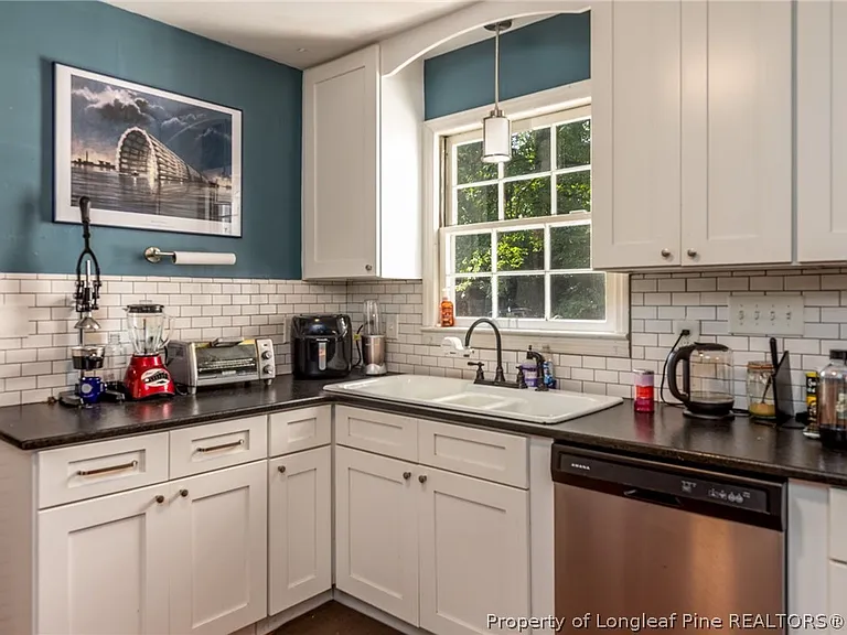 2718 Morganton Rd — Photo 4