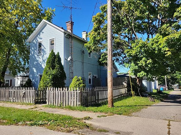 2nd image of 220 Hagenbuch St