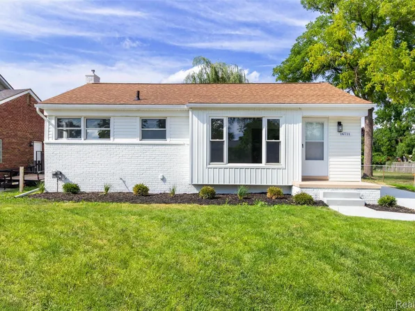 16731 College, Fraser, MI 48026