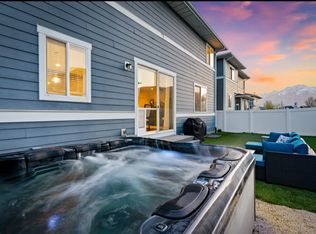 1023 W Dandy Cir, Bluffdale, UT 84065