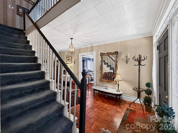 4th image of 192 W Court St