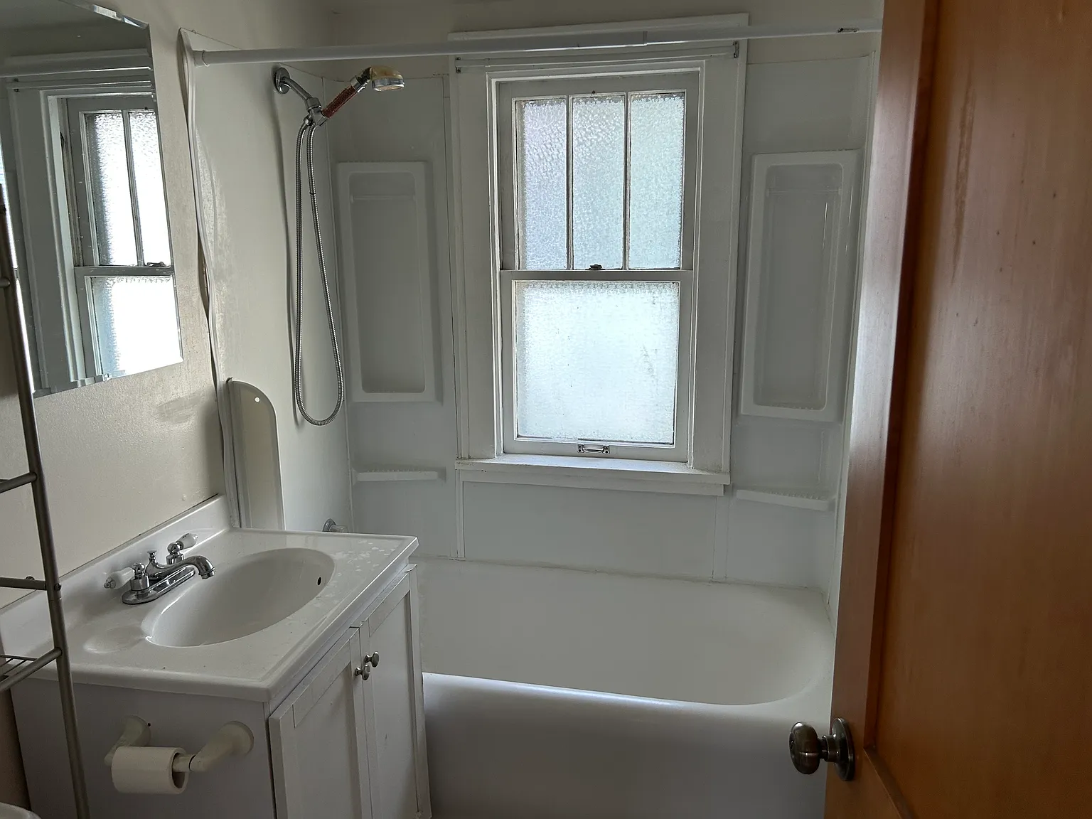 2 bed, 700 sqft, $1,095 — Photo 3