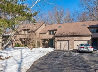 2 Rona Rd, Morristown, NJ 07960
