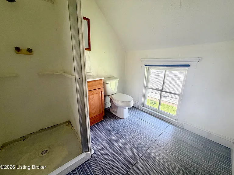 3120 Bank St #B — Photo 6