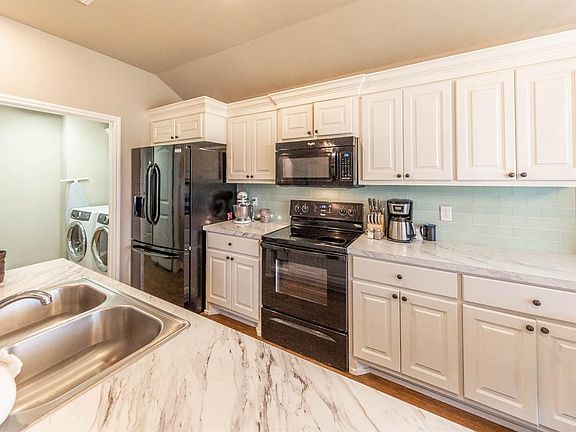 3rd image of 7905 Avenue L