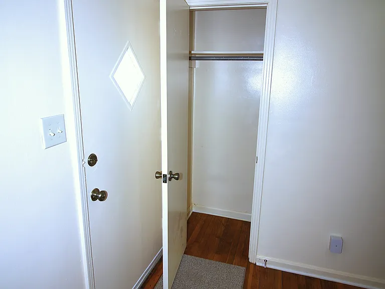 1090 Meridian Ct — Photo 11