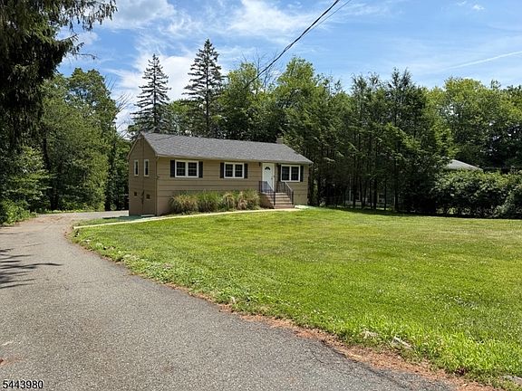 2nd image of 40 Ridge Rd