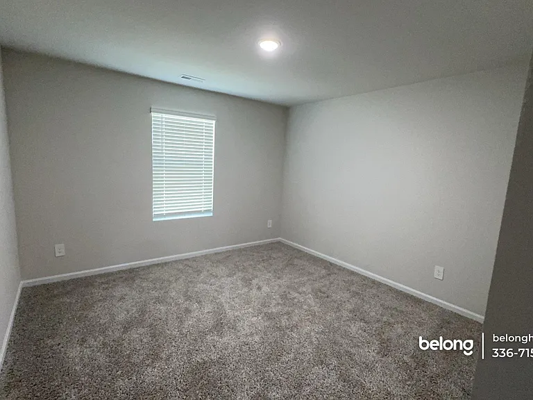 713 Riguard Way — Photo 8