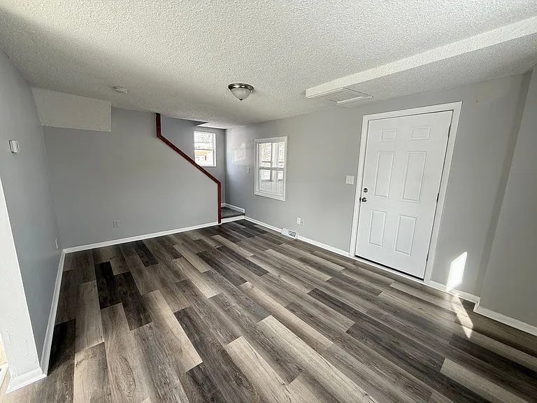 2321 W Main St — Photo 10