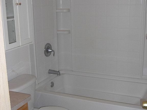 4th image of 715 Cedar Ave APT D